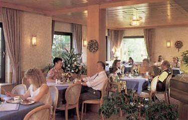 祖尔斯古奈奥森赫特潘森酒店 哈伦贝格 外观 照片